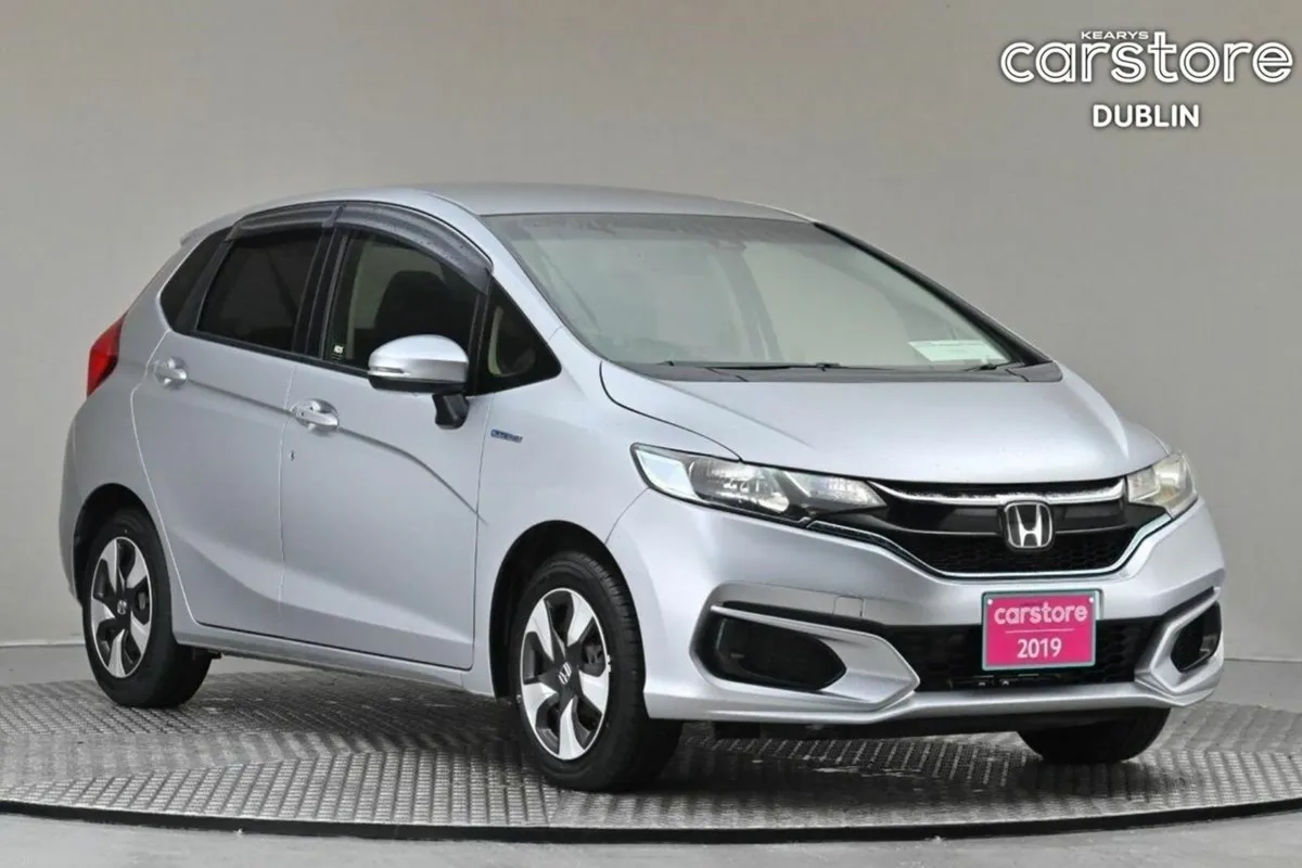 Honda Fit 1.5 HYBRID AUTO **PRIVACY GLASS** - Image 1