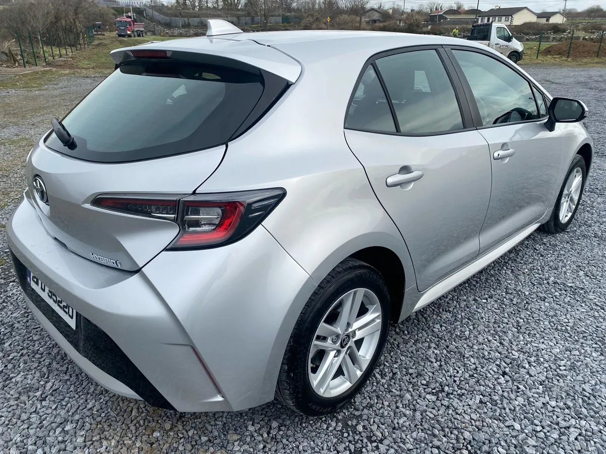 2021 Toyota Corolla Hybrid - Image 3