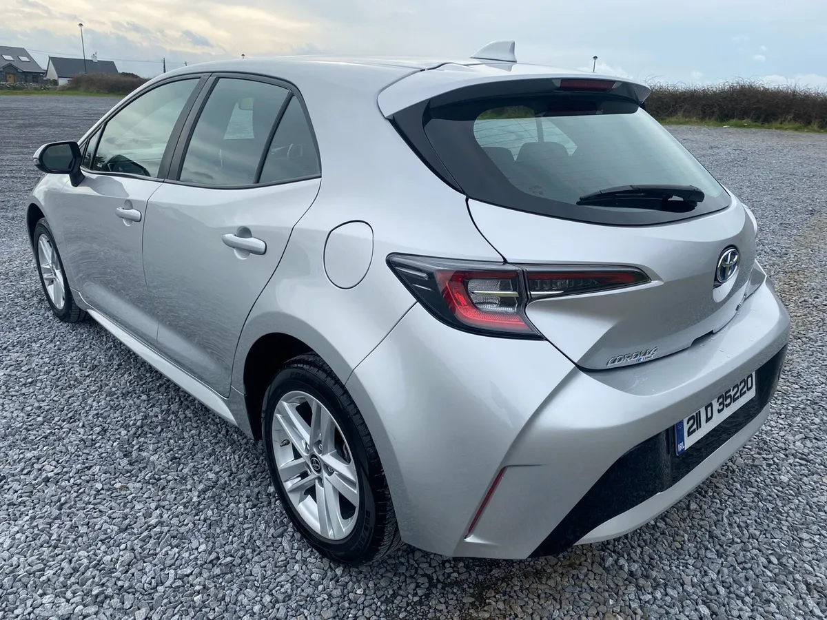 2021 Toyota Corolla Hybrid - Image 4