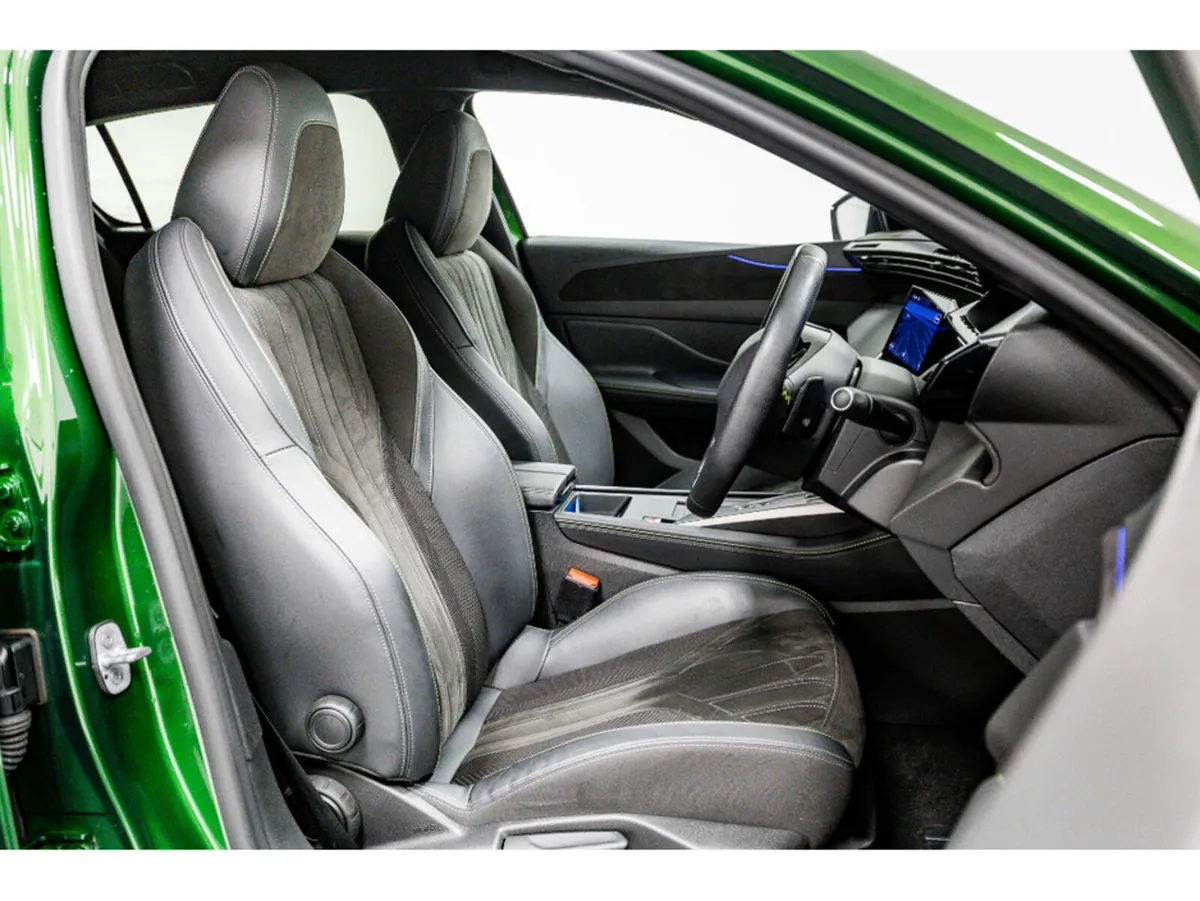 Peugeot 308 GT PHEV Auto 180HP - Image 3