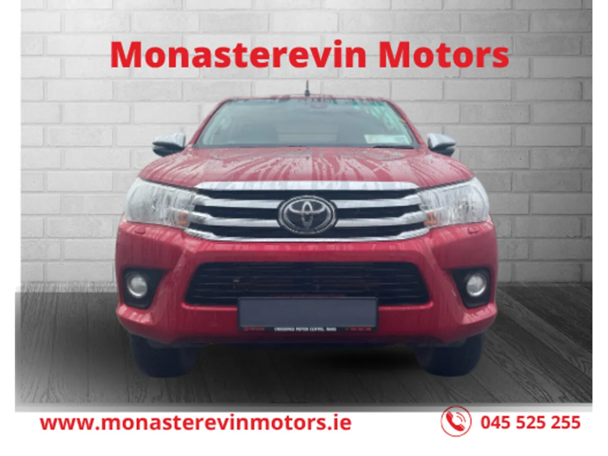 Toyota Hilux DOUBLE CAB SR5 4DR DREW - Image 2