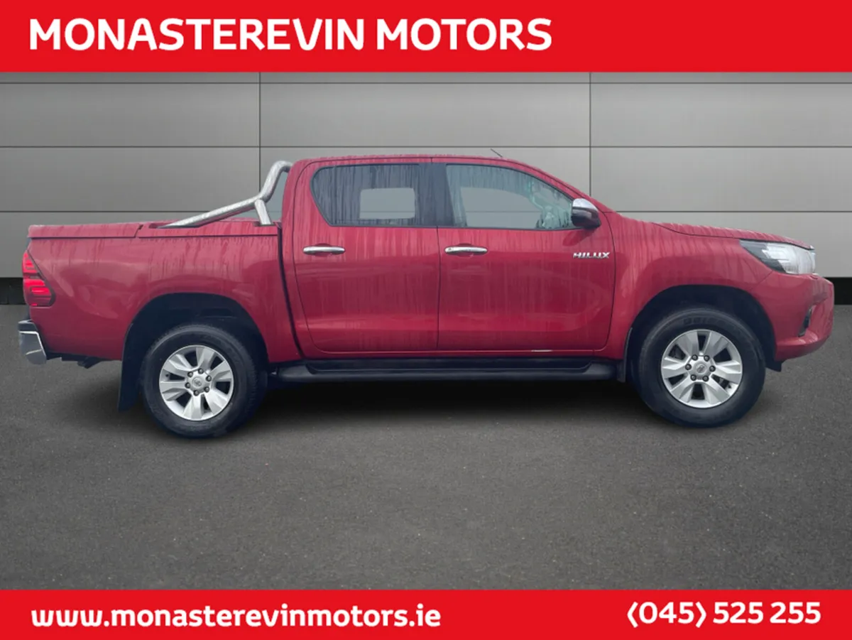 Toyota Hilux DOUBLE CAB SR5 4DR DREW - Image 3