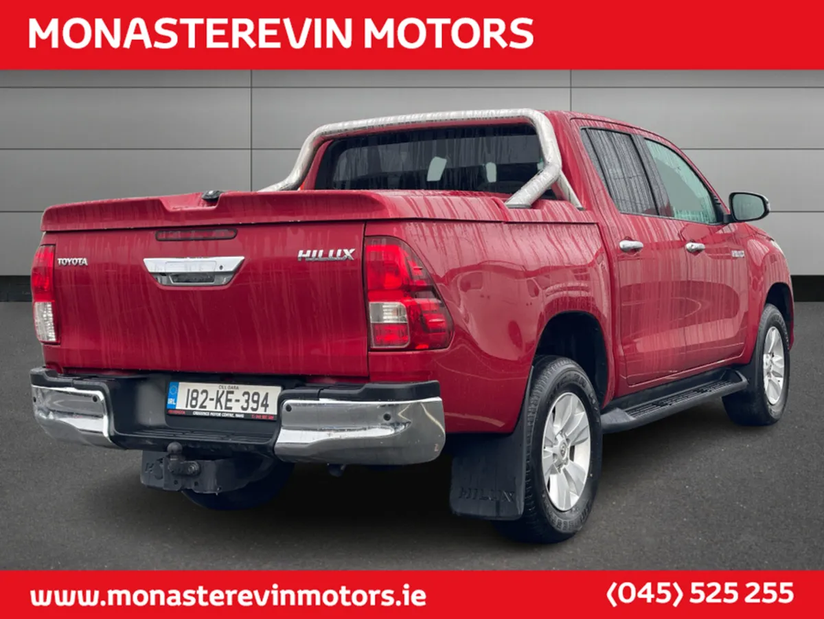 Toyota Hilux DOUBLE CAB SR5 4DR DREW - Image 4