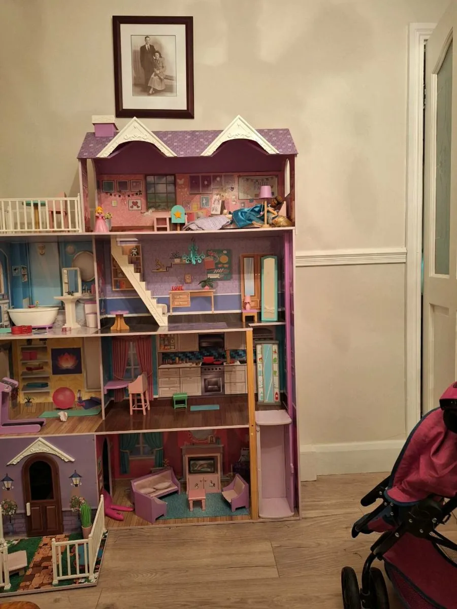 doll house - Image 2