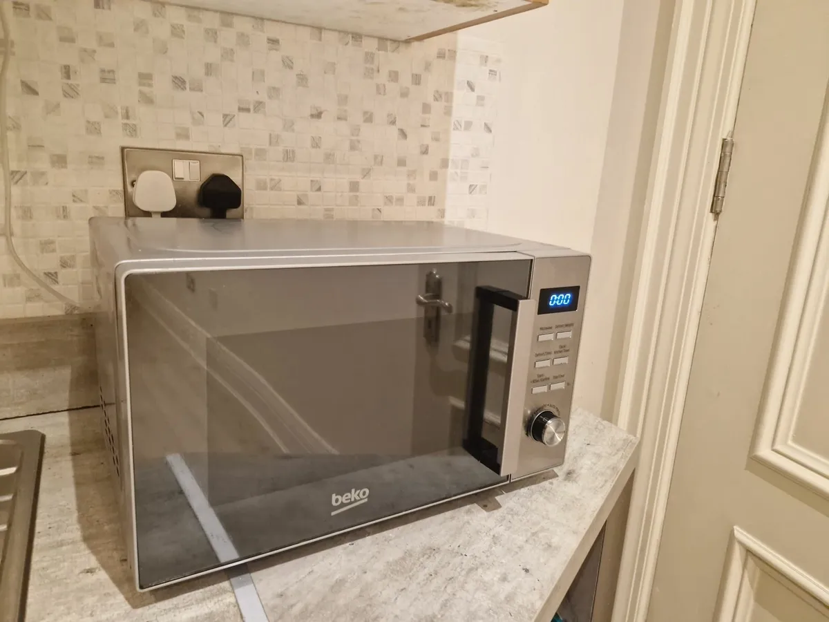 Microwave - Image 1
