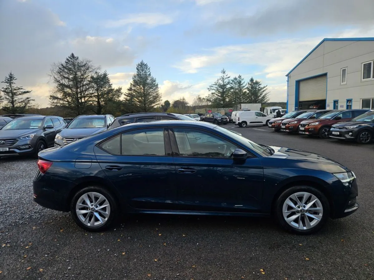 Skoda Octavia AMB 2.0tdi 115HP 5DR - Image 4