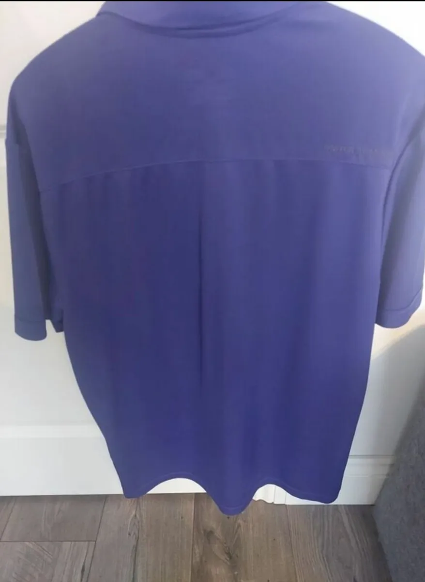 Under armour t shirts - Image 1