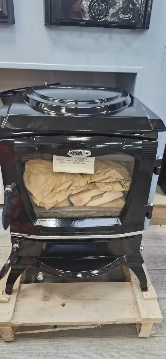 Stanley Reginald Enamel Boiler stove - Image 1