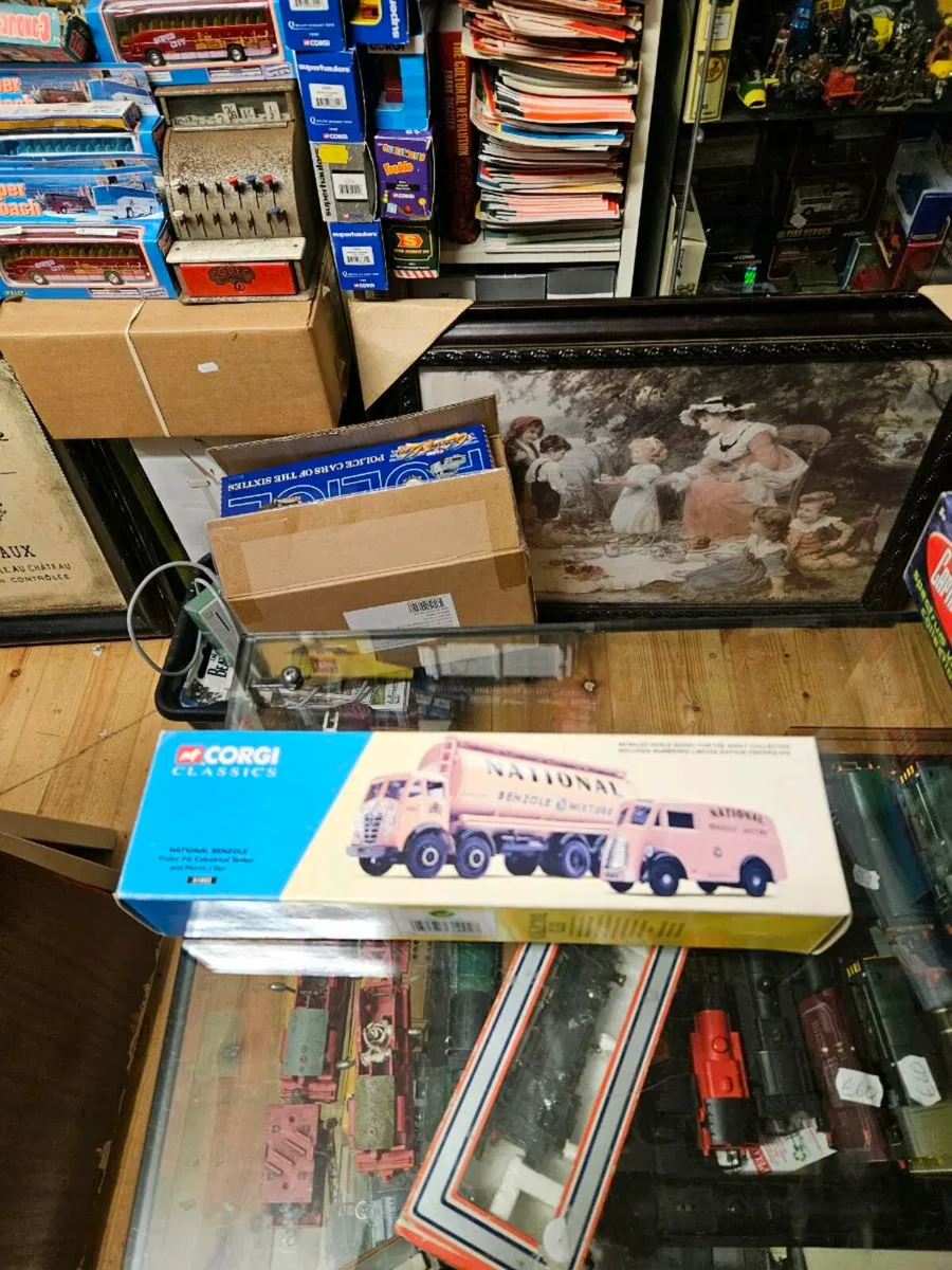 Corgi Foden Tanker and Van - Image 1