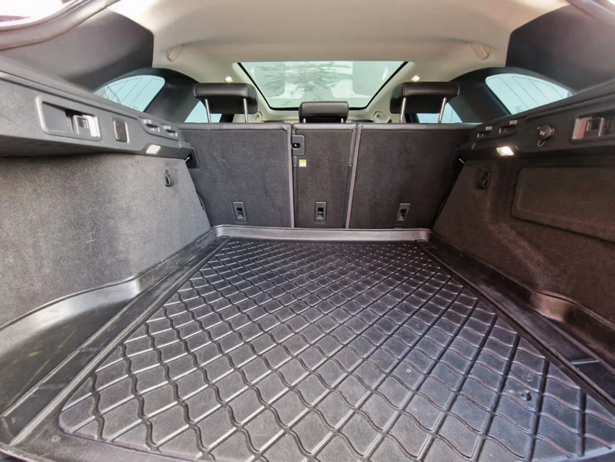 Jaguar F-Pace 2.0 D AWD R-SPORT AUTOMATIC LOW MILE - Image 2