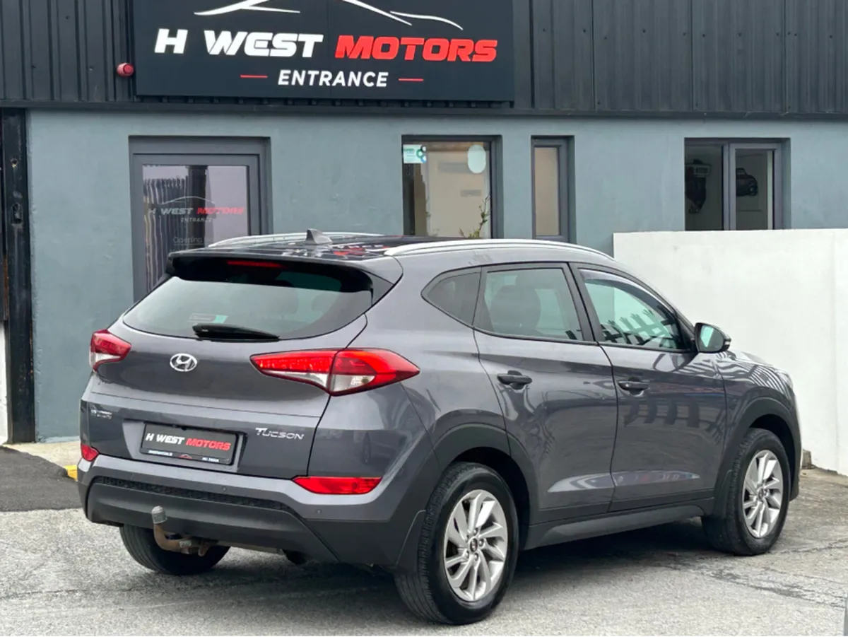 Hyundai Tucson EXECUTIVE 5DR - Image 3