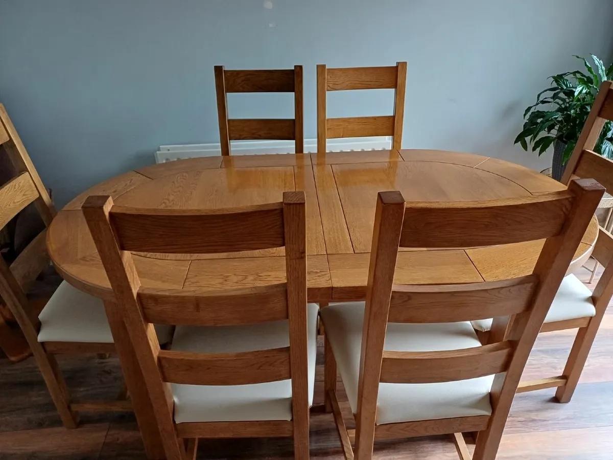 Dinning table and 6 chairs - Image 1