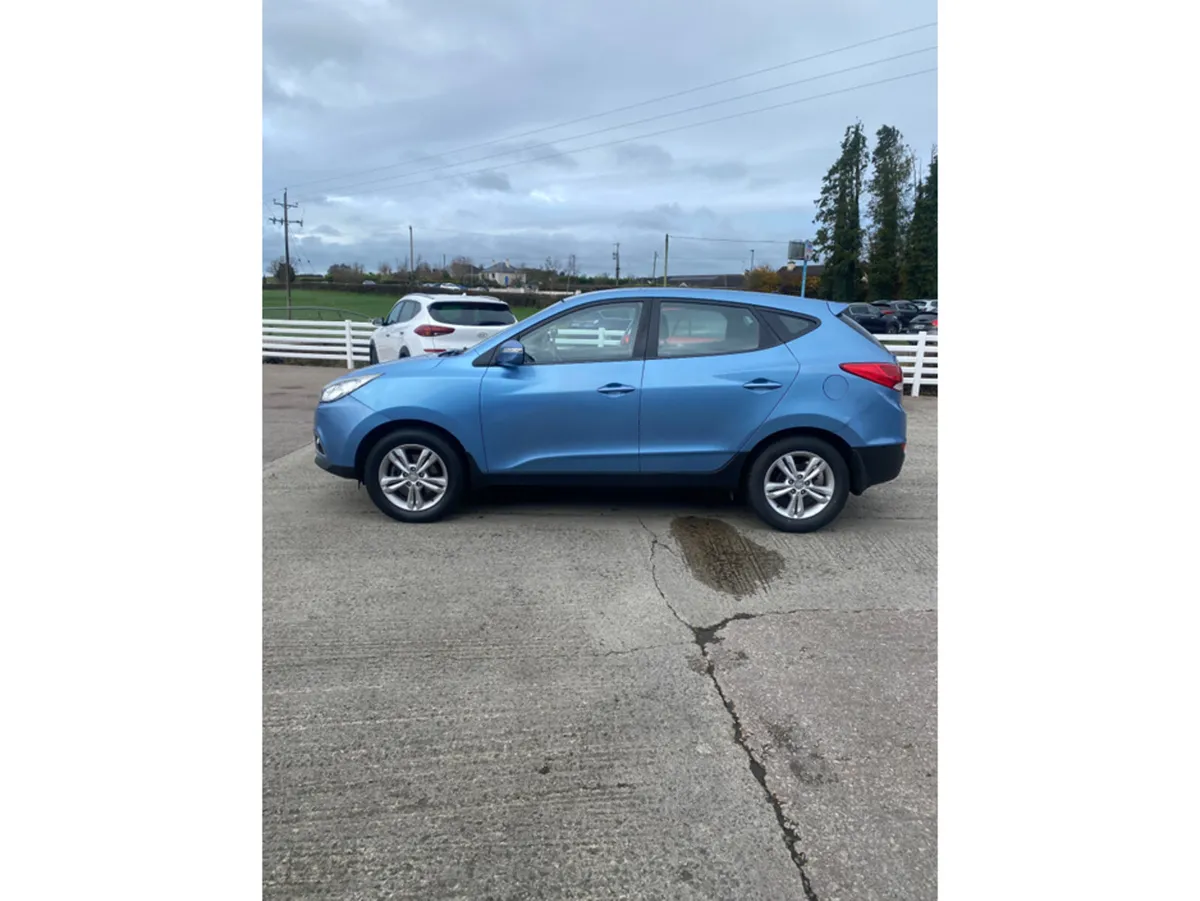 Hyundai ix35 1.7 CRDI STYLE 2WD 5DR - Image 3