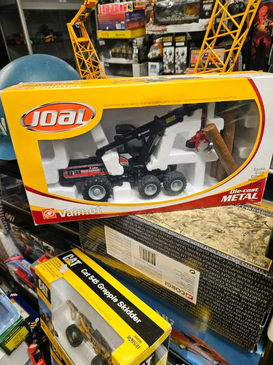 Corgi Joal Komatsu Harvester Log 1.35 - Image 1