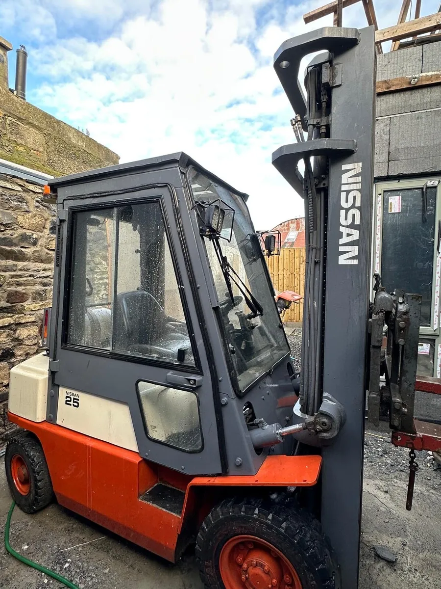 Forklift Nissan 25 Immaculate - Image 1
