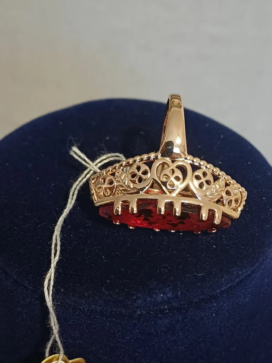 A Three-Piece Vintage Style 14K Gold Rolled Zircon - Image 2