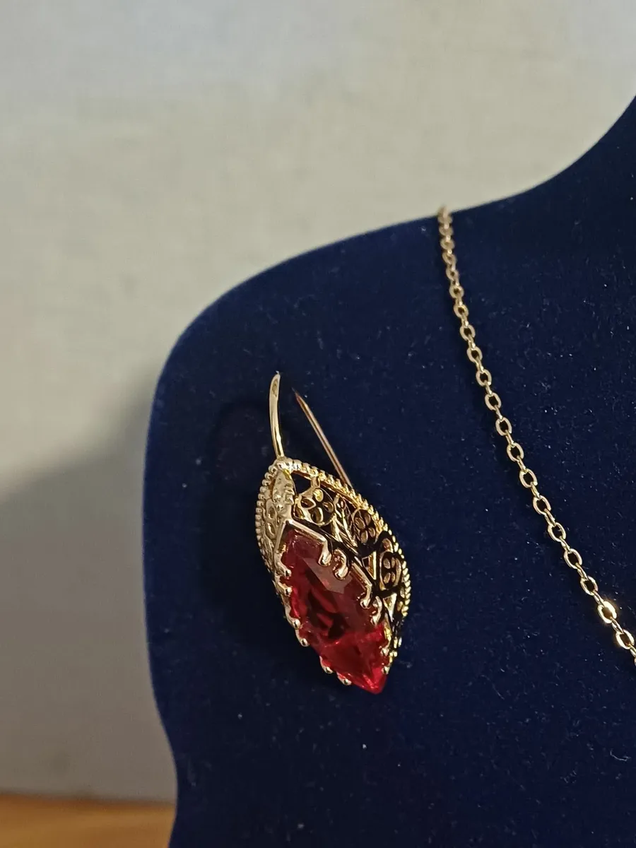 A Three-Piece Vintage Style 14K Gold Rolled Zircon - Image 3