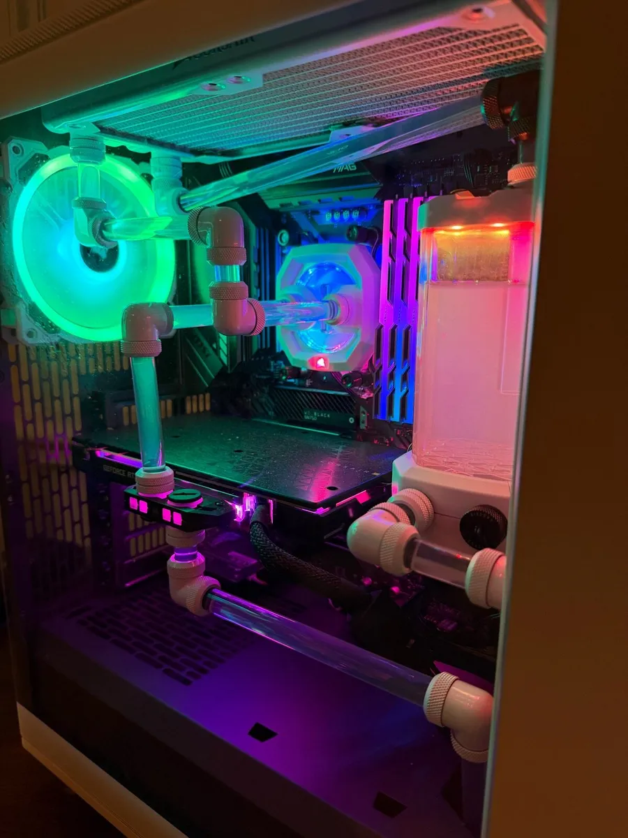 Custom Water-cooled Gaming PC - RTX3090 FE/5900X - Image 1