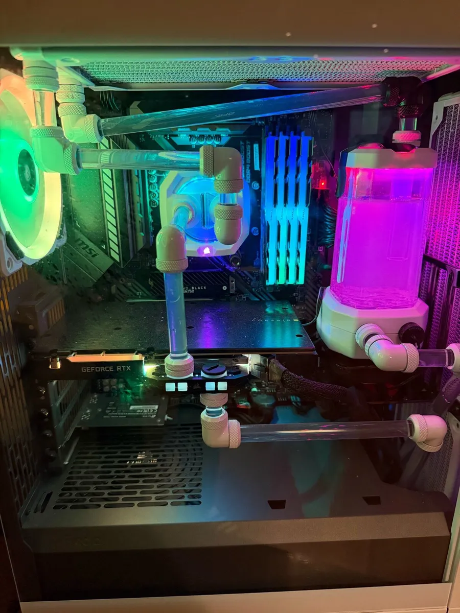 Custom Water-cooled Gaming PC - RTX3090 FE/5900X - Image 2