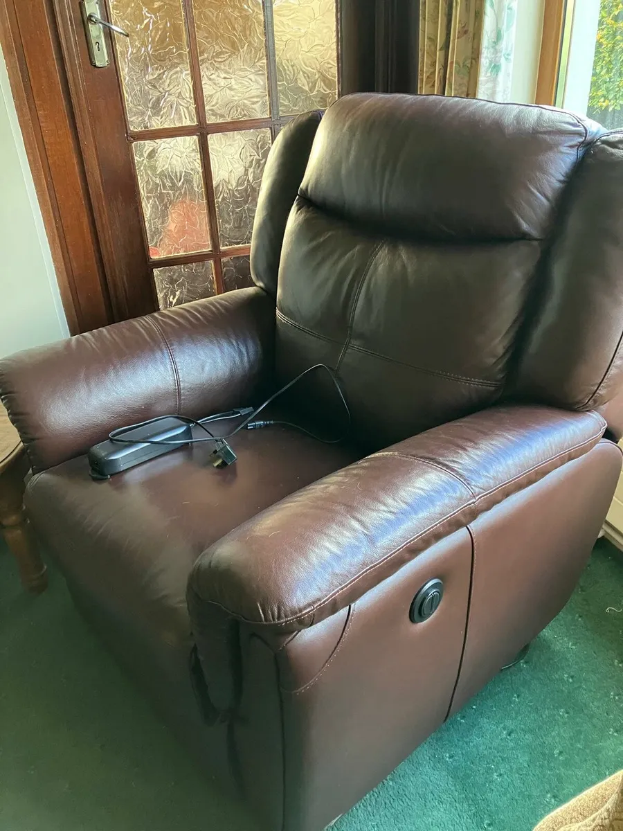 Electric reclining chair - Image 1
