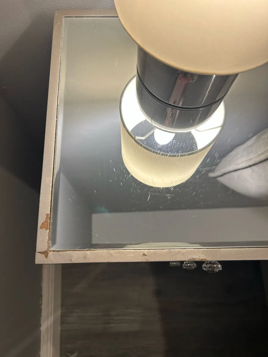 Pair of Bedside lamps - Image 2