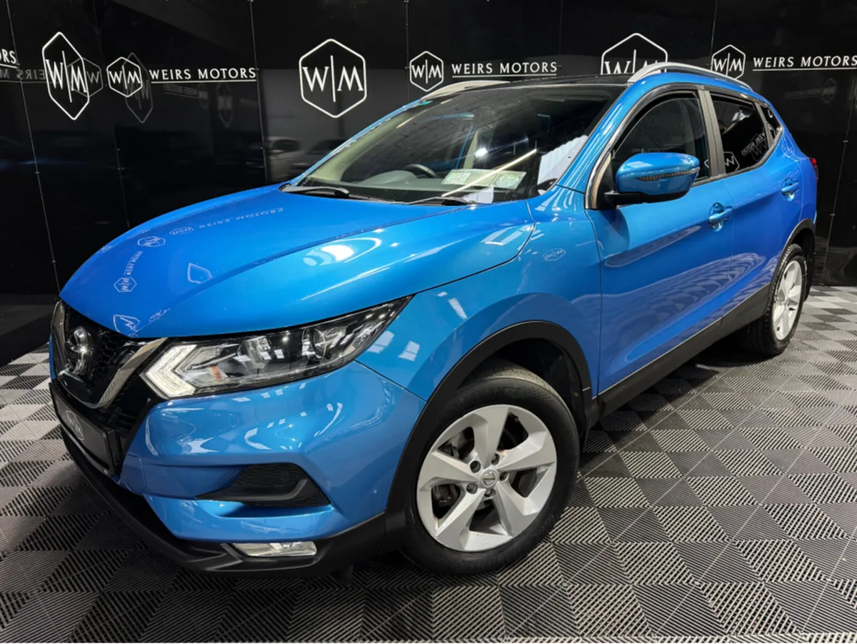 Nissan Qashqai 1.2 SV CVT 18 4DR AUTO ONE OWNER - Image 1