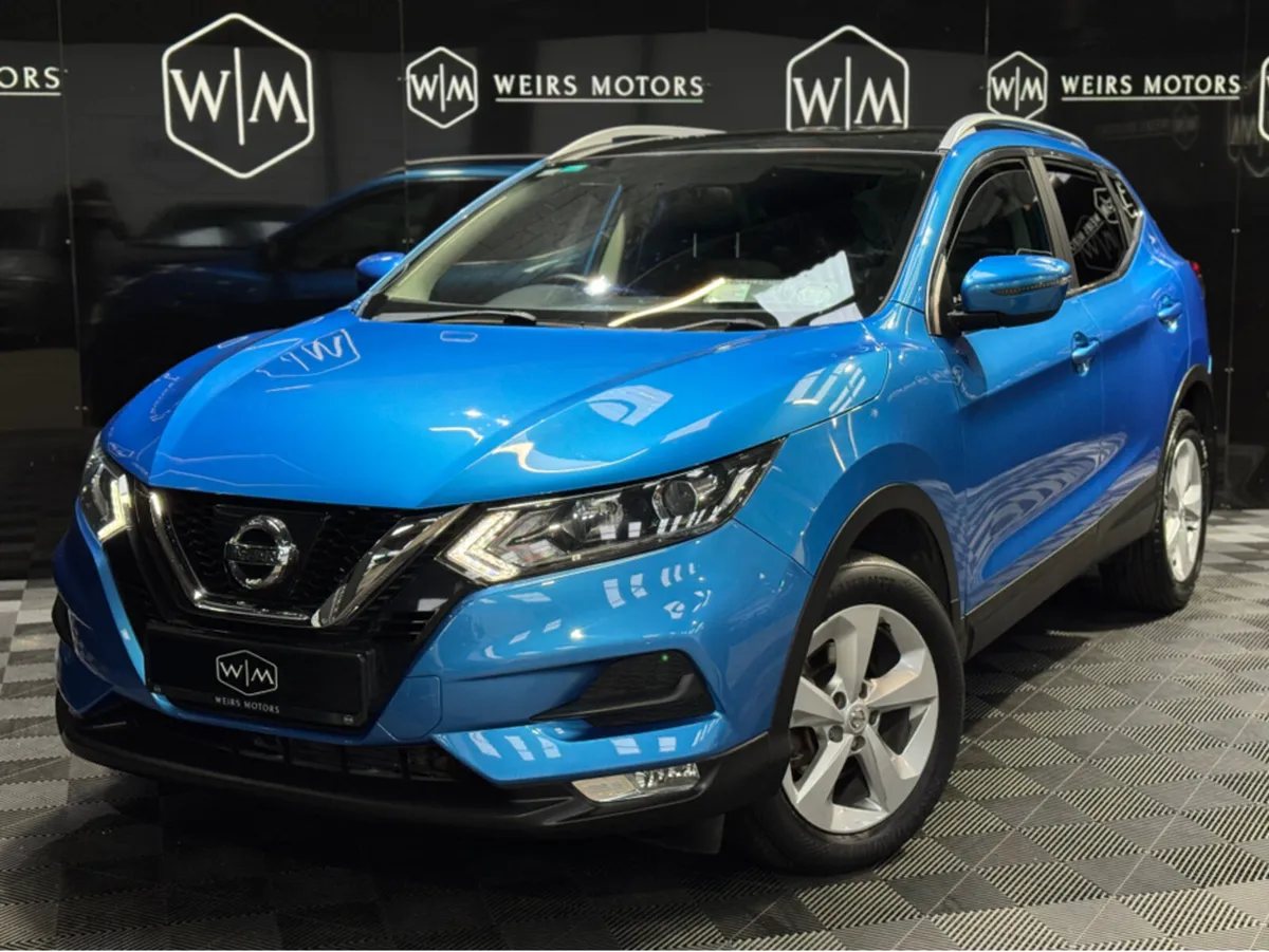 Nissan Qashqai 1.2 SV CVT 18 4DR AUTO ONE OWNER - Image 2