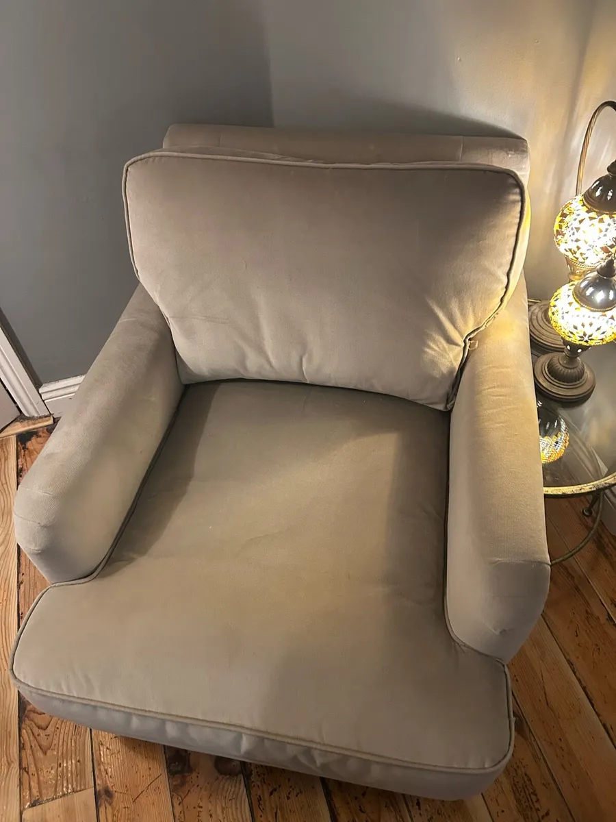 Suite of furniture couches and armchair - Image 3