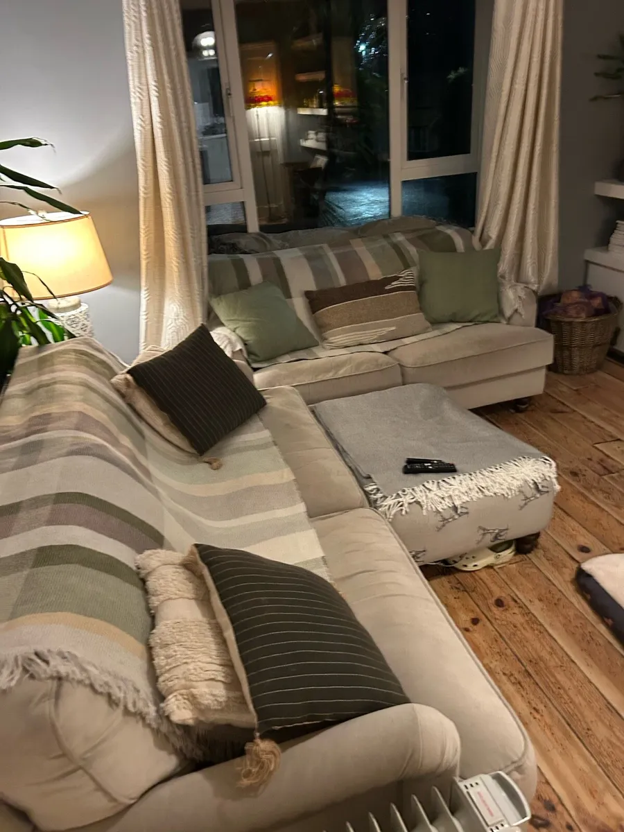 Suite of furniture couches and armchair - Image 1