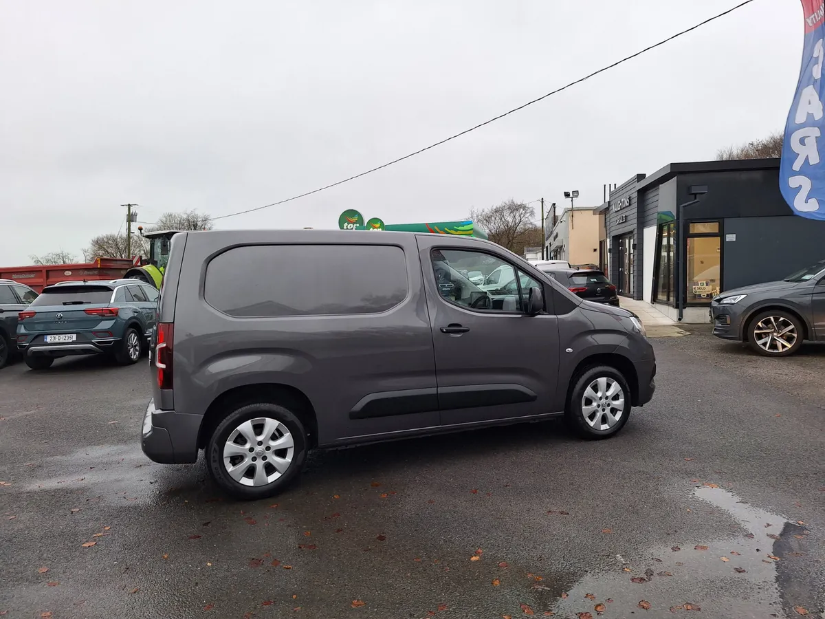 Opel Combo 1.5 SR Edition *High Spec/No Vat - Image 3