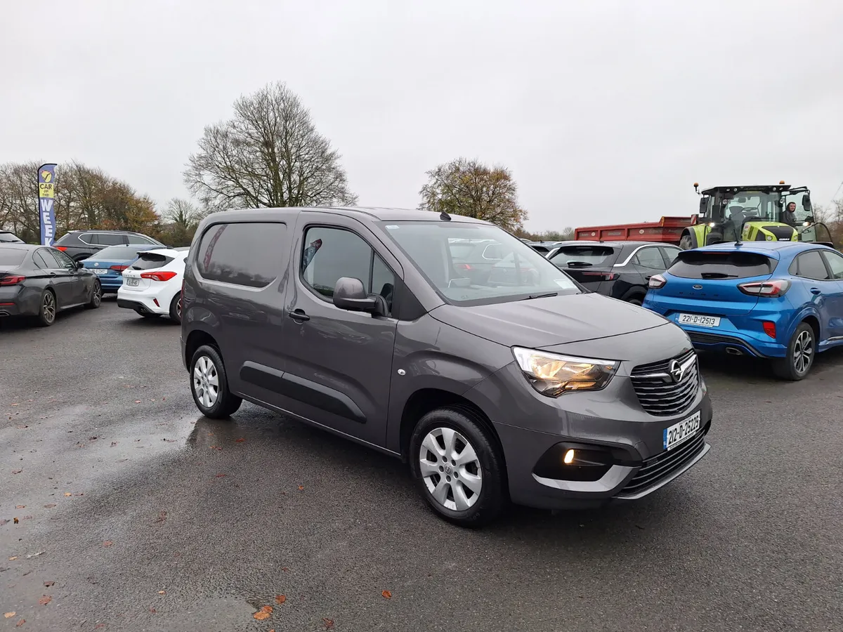 Opel Combo 1.5 SR Edition *High Spec/No Vat - Image 1