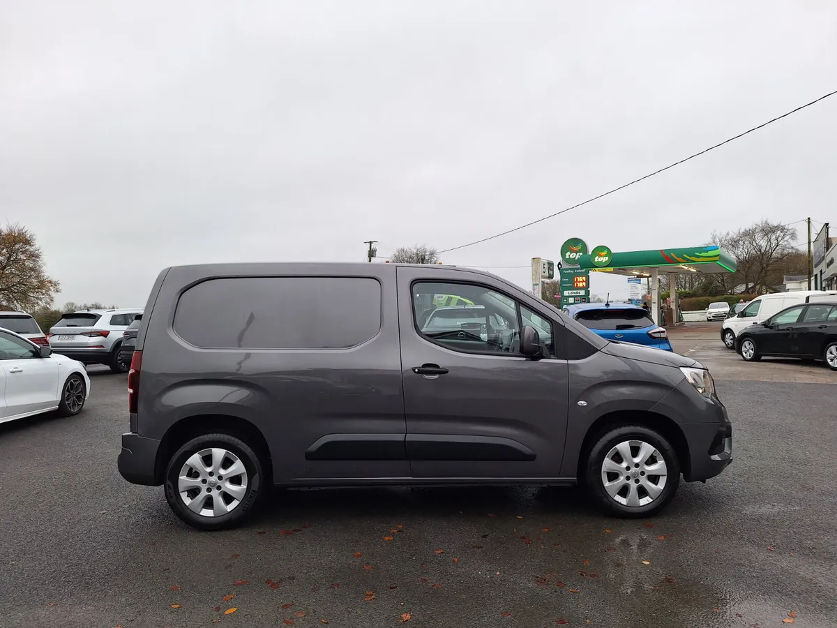 Opel Combo 1.5 SR Edition *High Spec/No Vat - Image 2