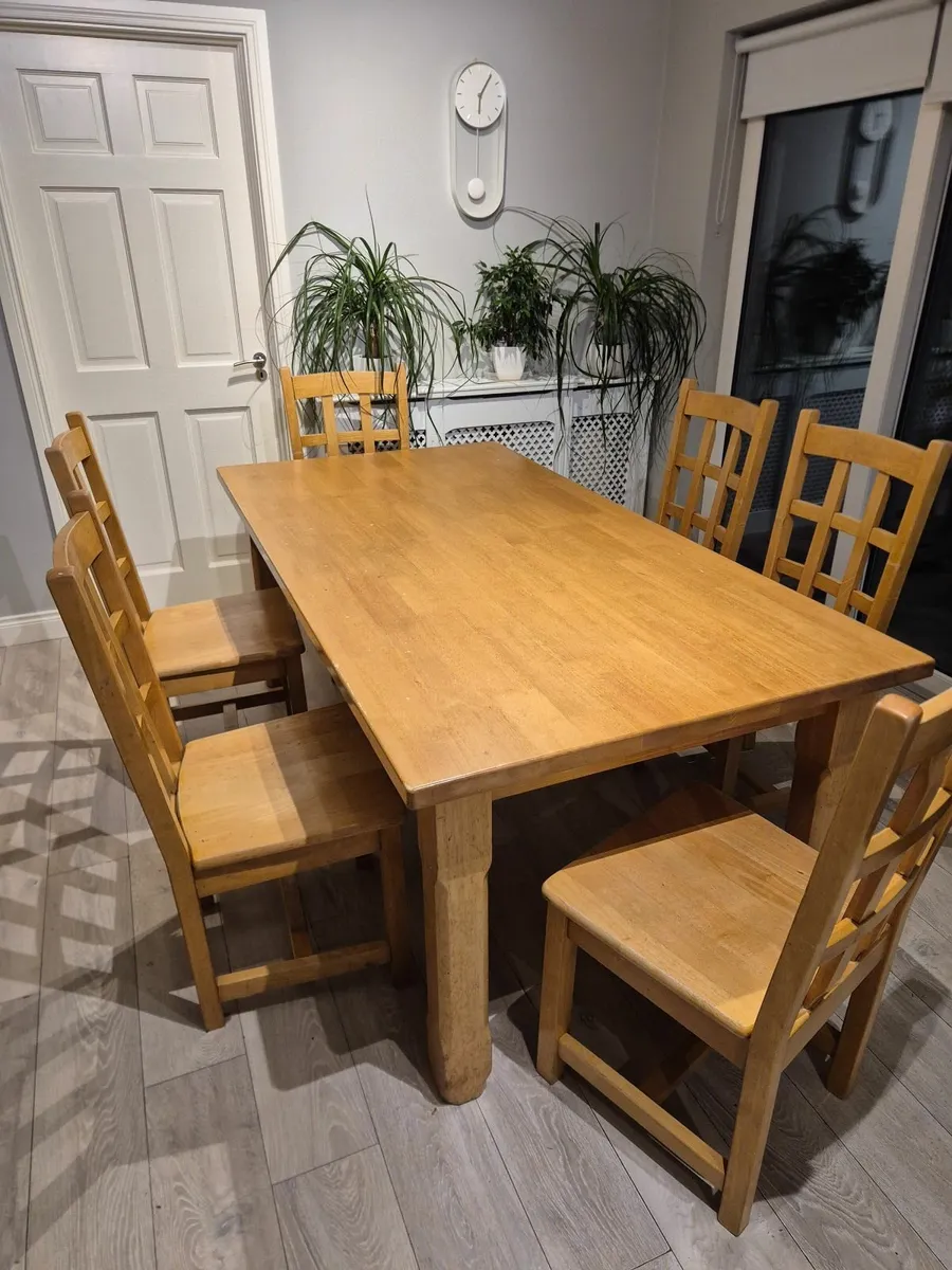 Solid Oak Kitchen Table & 6 Chairs - Image 1