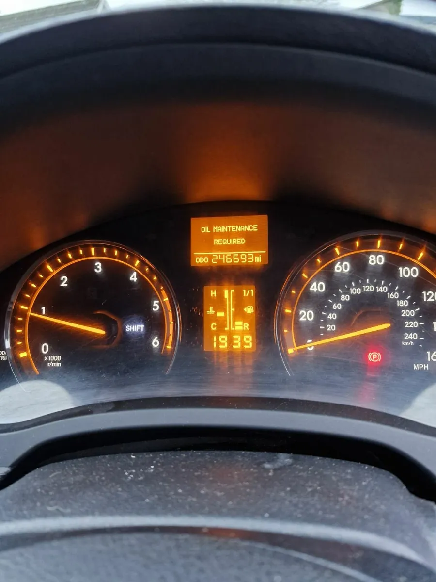 Toyota Avensis 2009 - Image 1