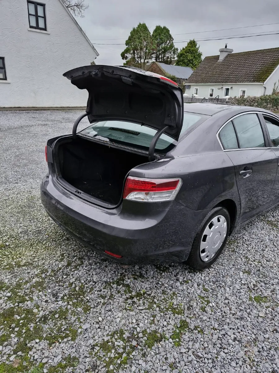 Toyota Avensis 2009 - Image 4