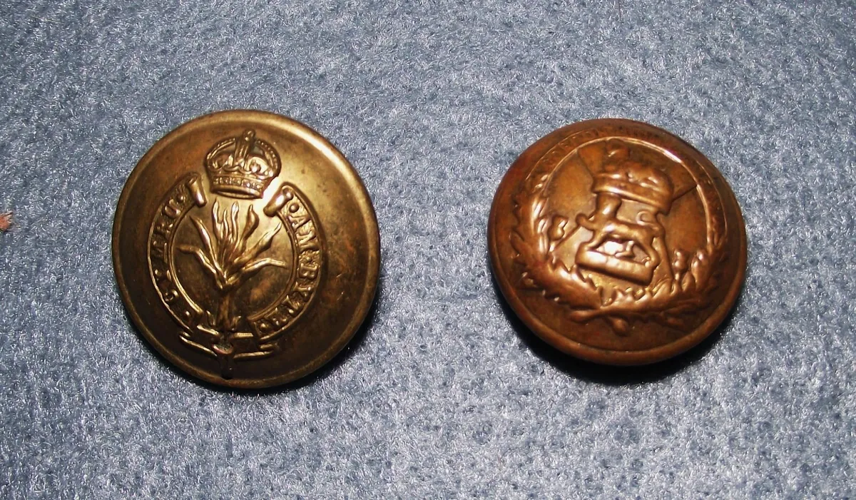 Vintage Military Buttons - Image 3