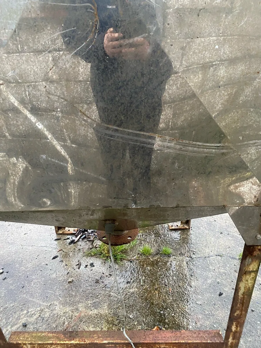 Small stainless steel silo - Image 3