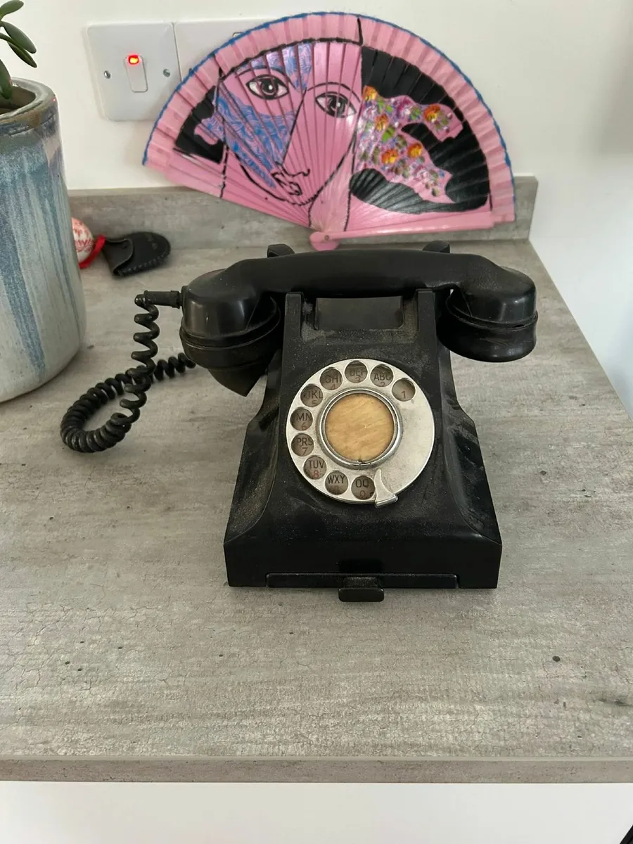 Bakelite phone - Image 2