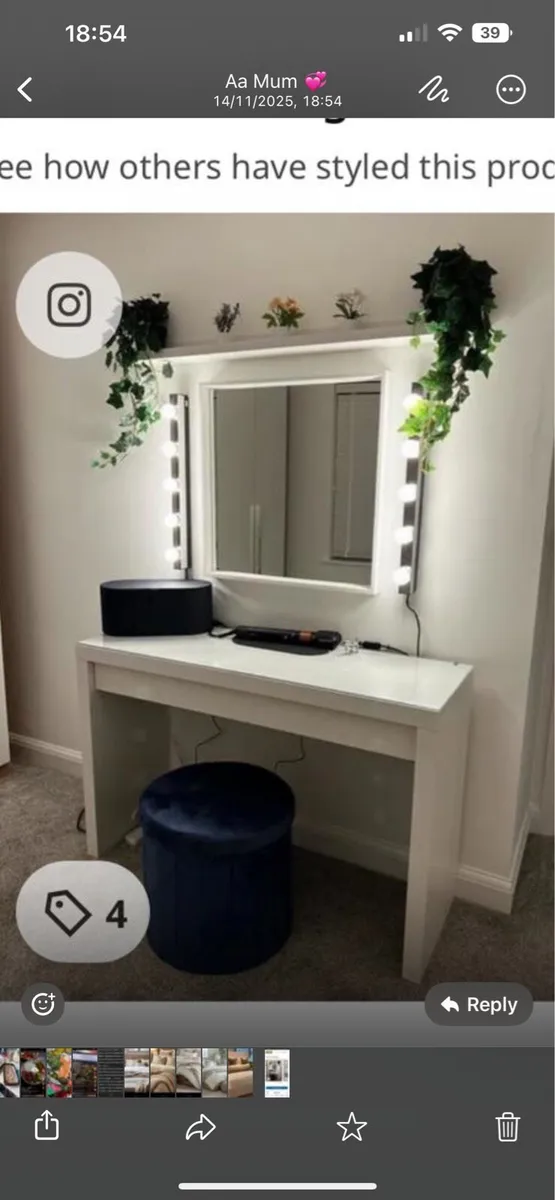 Bed and vanity with lights - Image 4