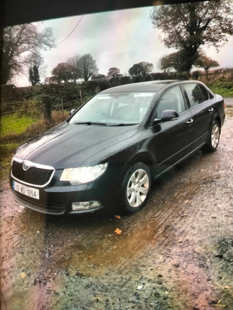 Skoda Superb 2012 - Image 1