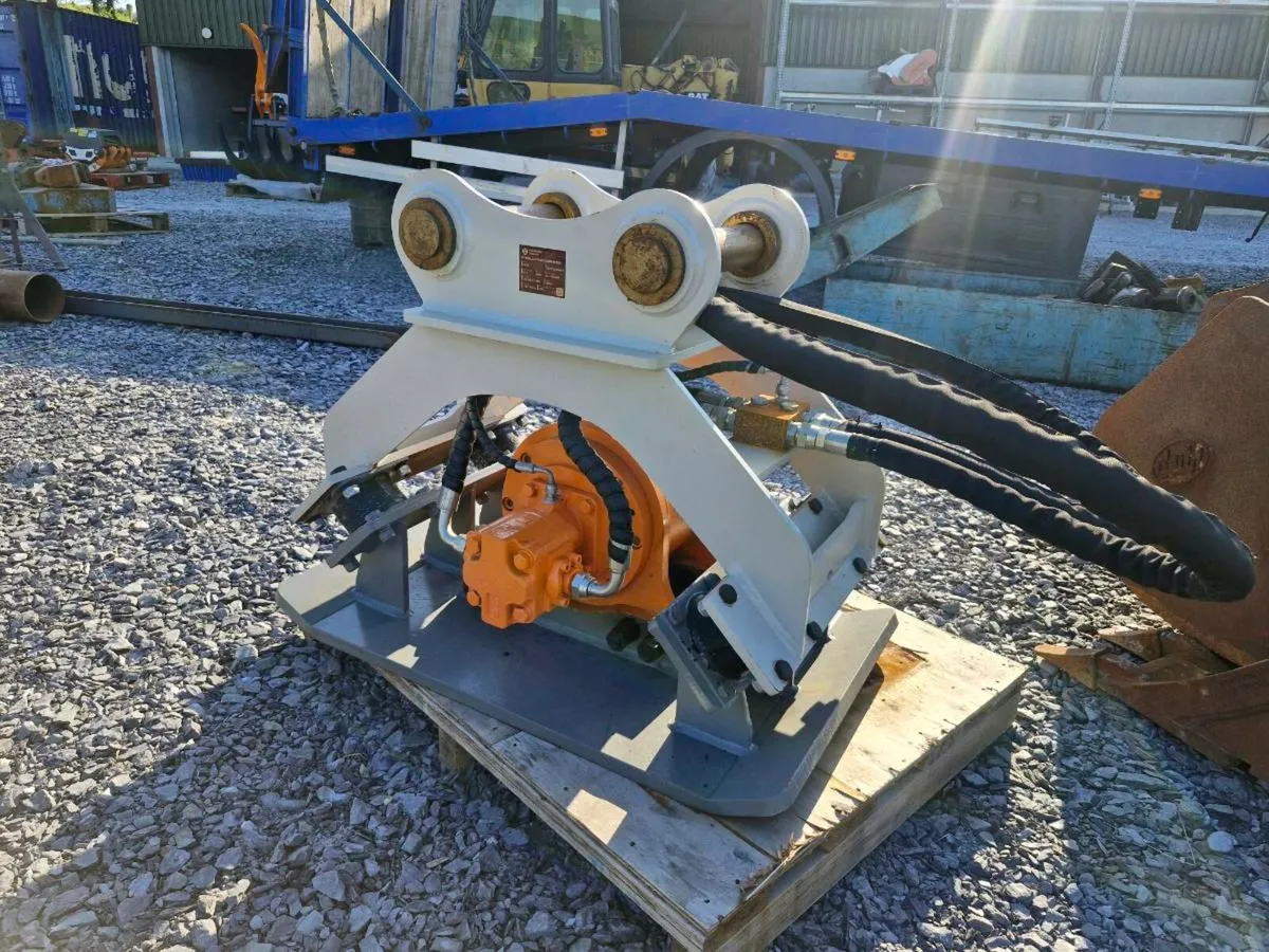 Excavator Attachments - Image 4