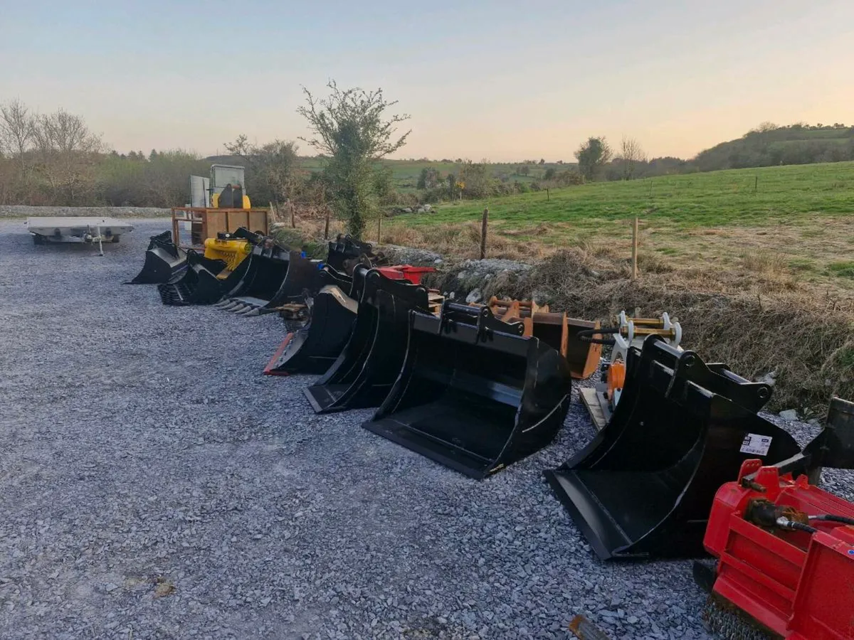 Excavator Attachments - Image 1