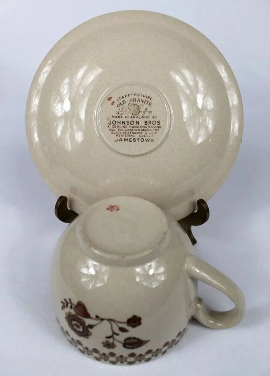 Johnson Brothers Jamestown 'Old Granite' 6 cups and saucers - Image 4