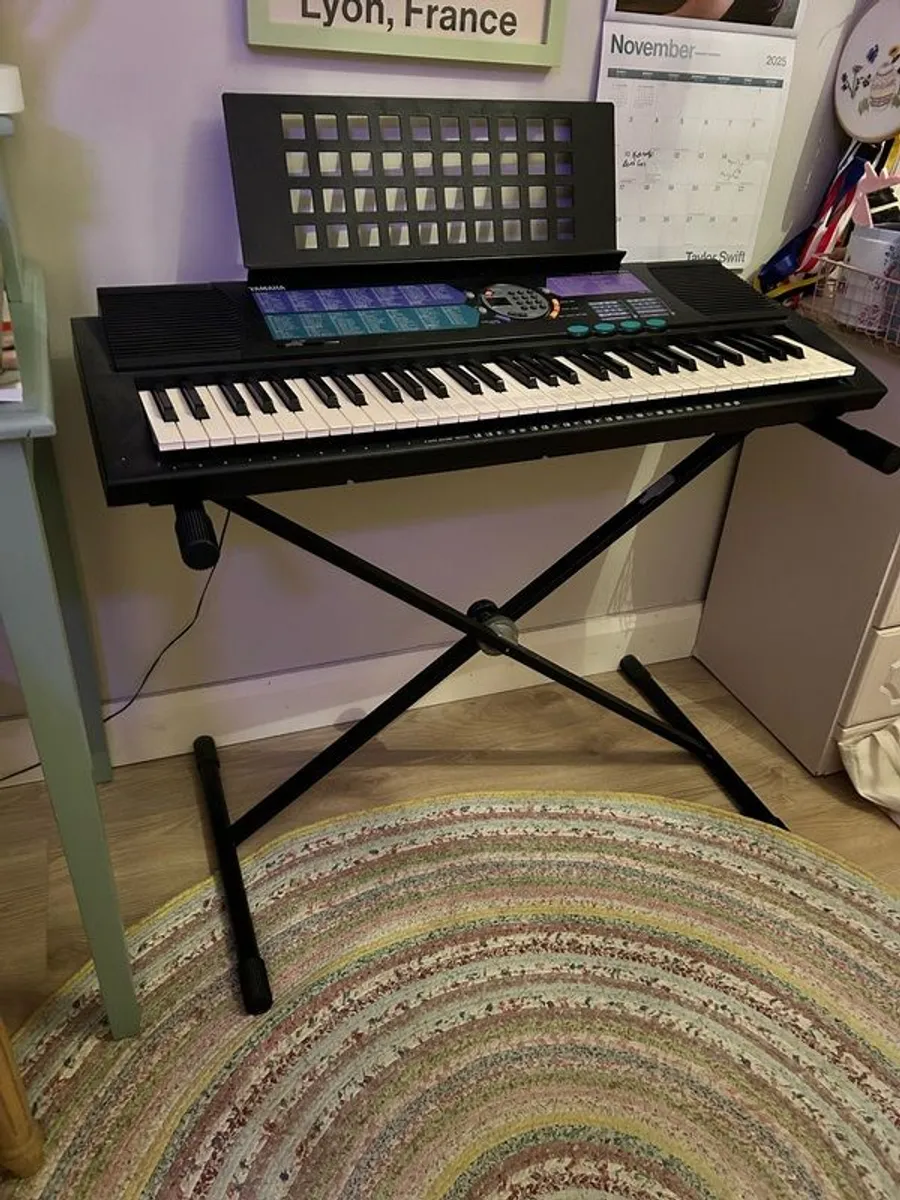 Yamaha Keyboard PSR-185 - Image 1