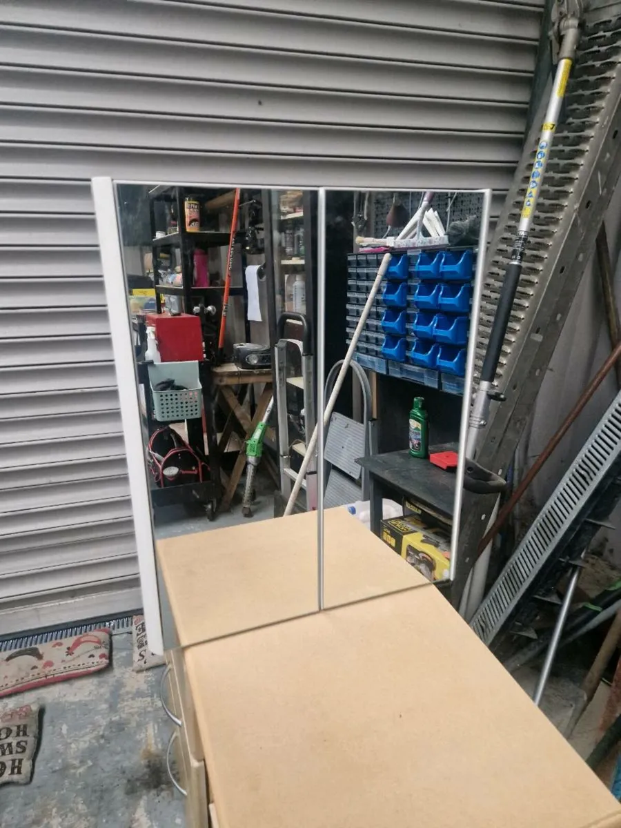 Bathroom cabinet - Image 1