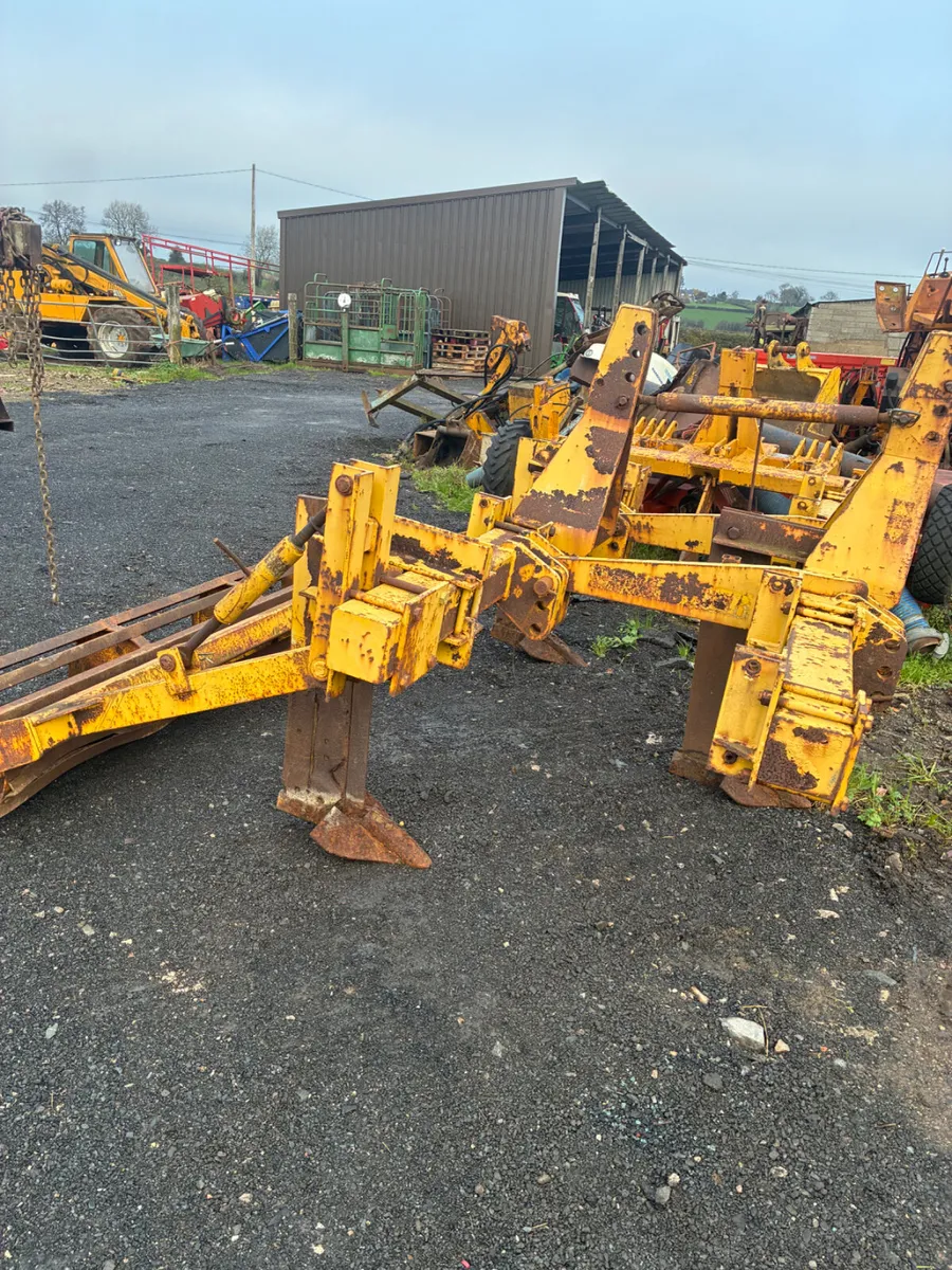 Farm machinery - Image 1