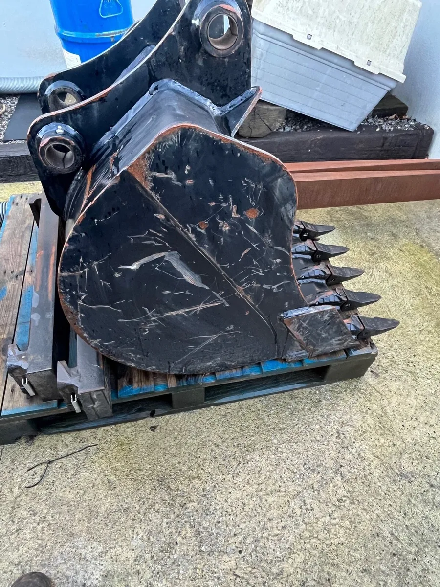 Jcb buckets - Image 4