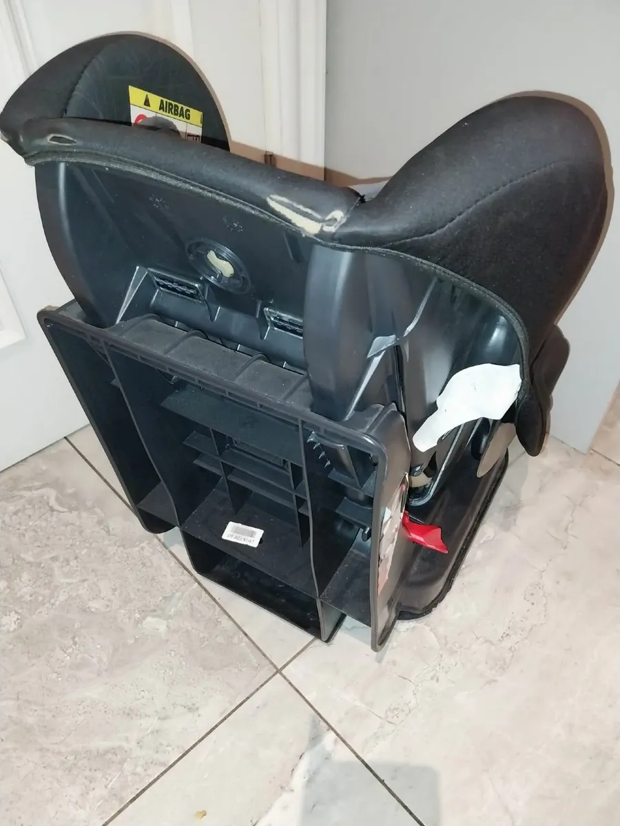 Car Seat - Image 2