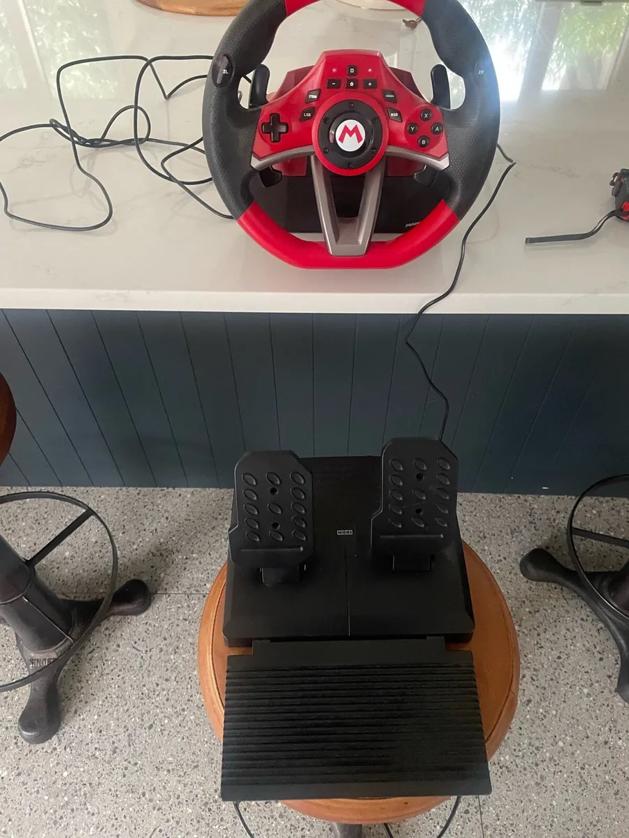 HORI Mario Kart Racing Wheel Pro Deluxe with pedal - Image 4