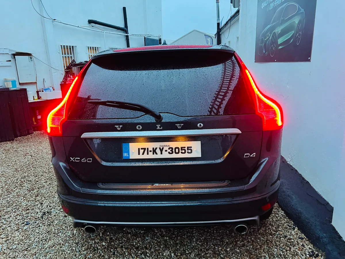 2017 Volvo XC60 2.0D R-Design - Image 4